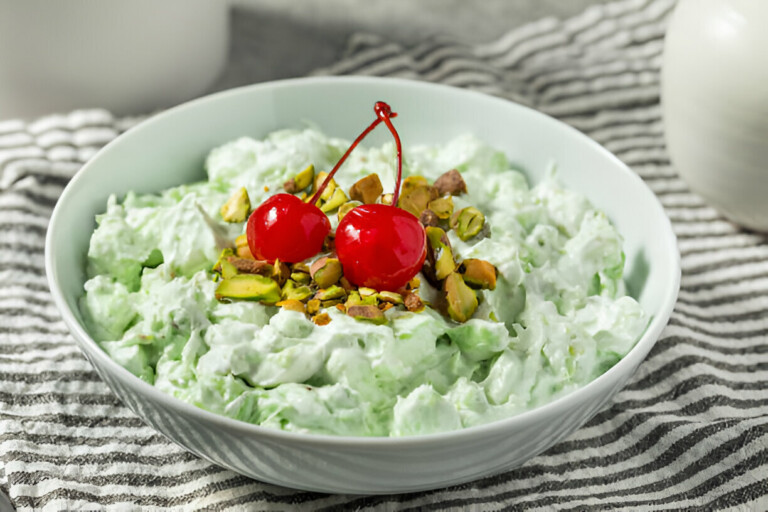 Watergate Salad Recipe, How to make a Watergate salad